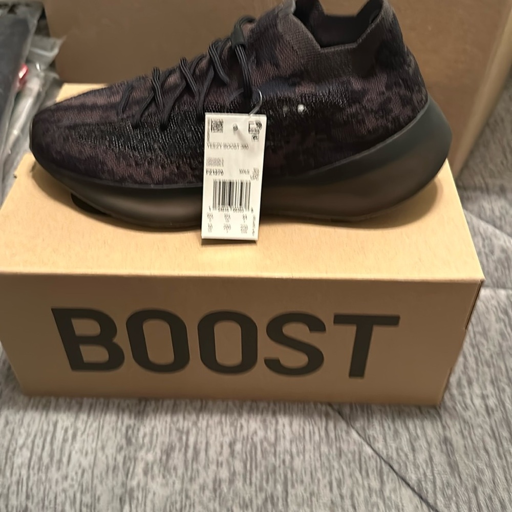 Men’s adidas sz 10 380’s